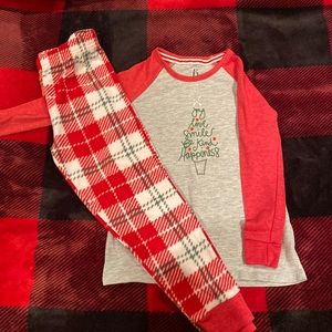 Little girls Christmas pjs. Size small 4-6